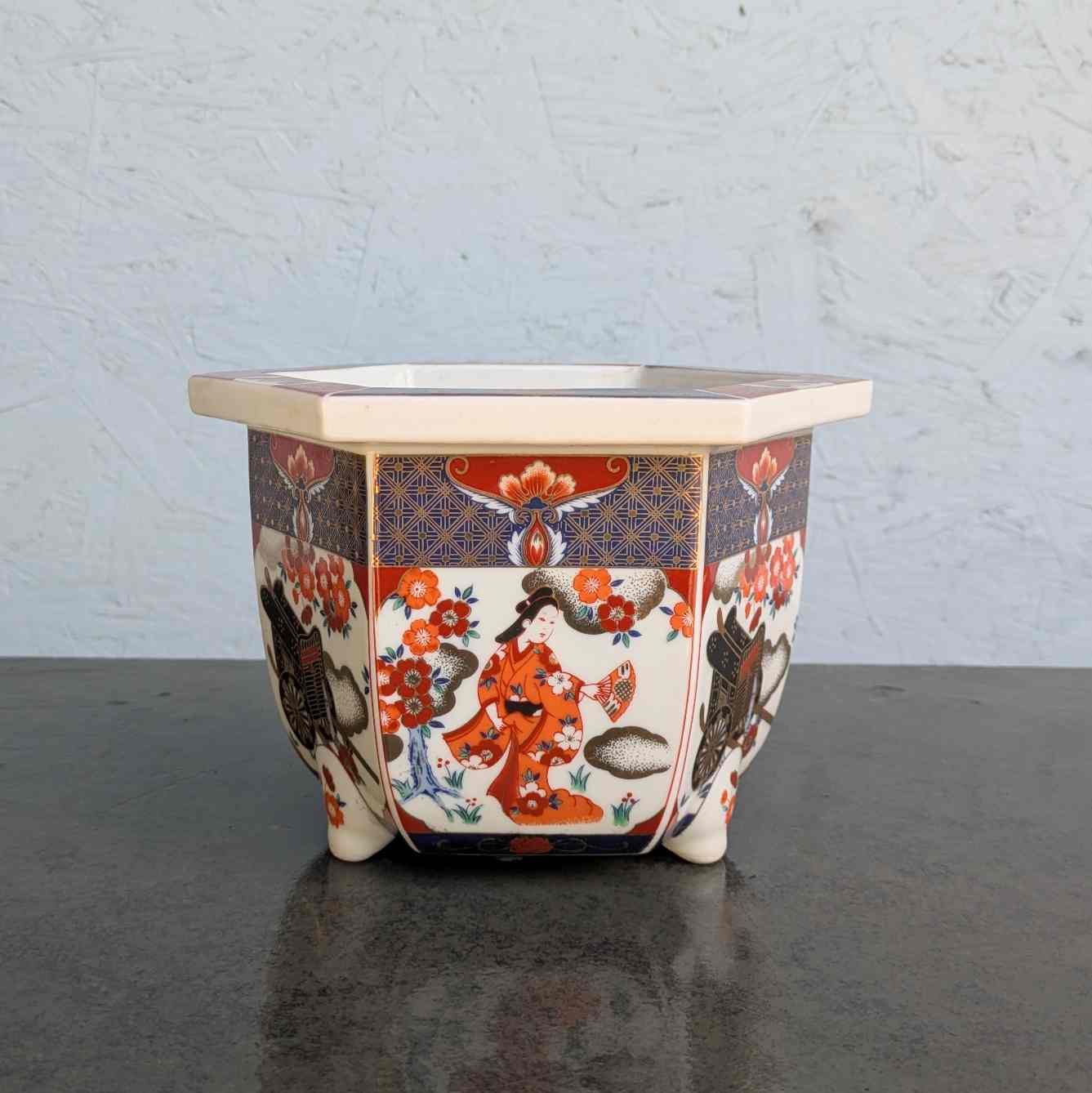 Decorative Hexagonal Semi-Cascade